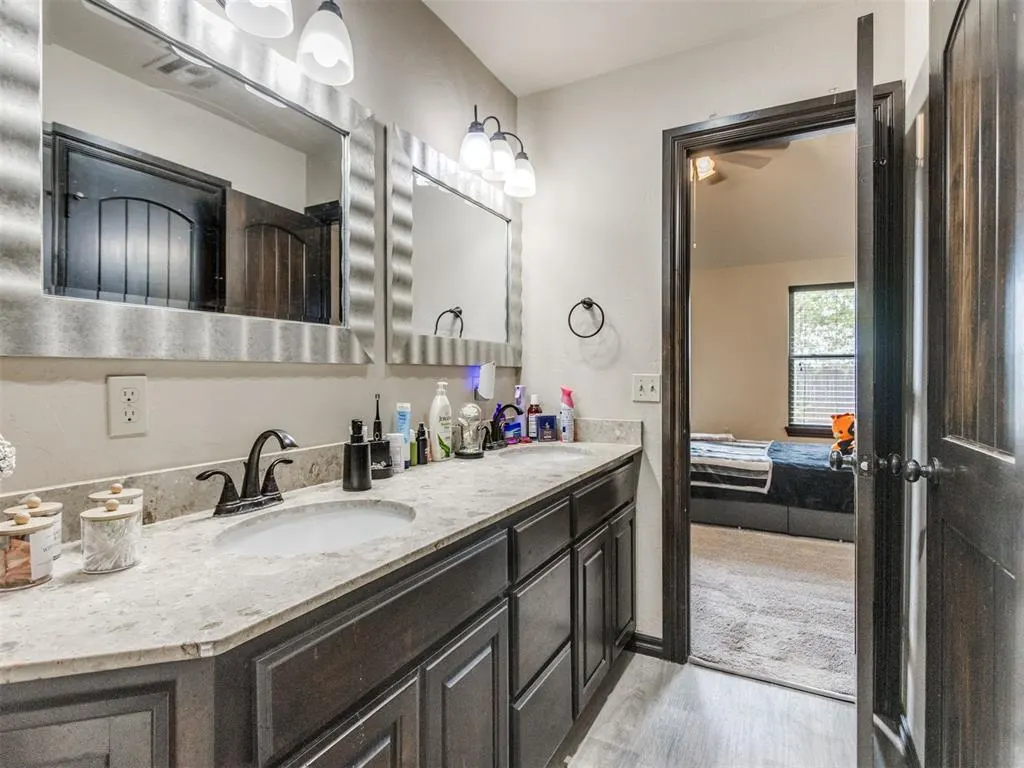Photo 28 — 809 SW 8th Street, Moore, OK 73160