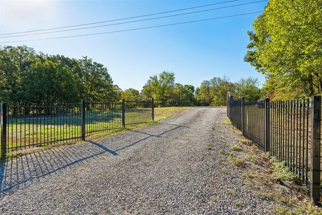 Photo 5 — 44501 Avoca Road, Asher, OK 74826