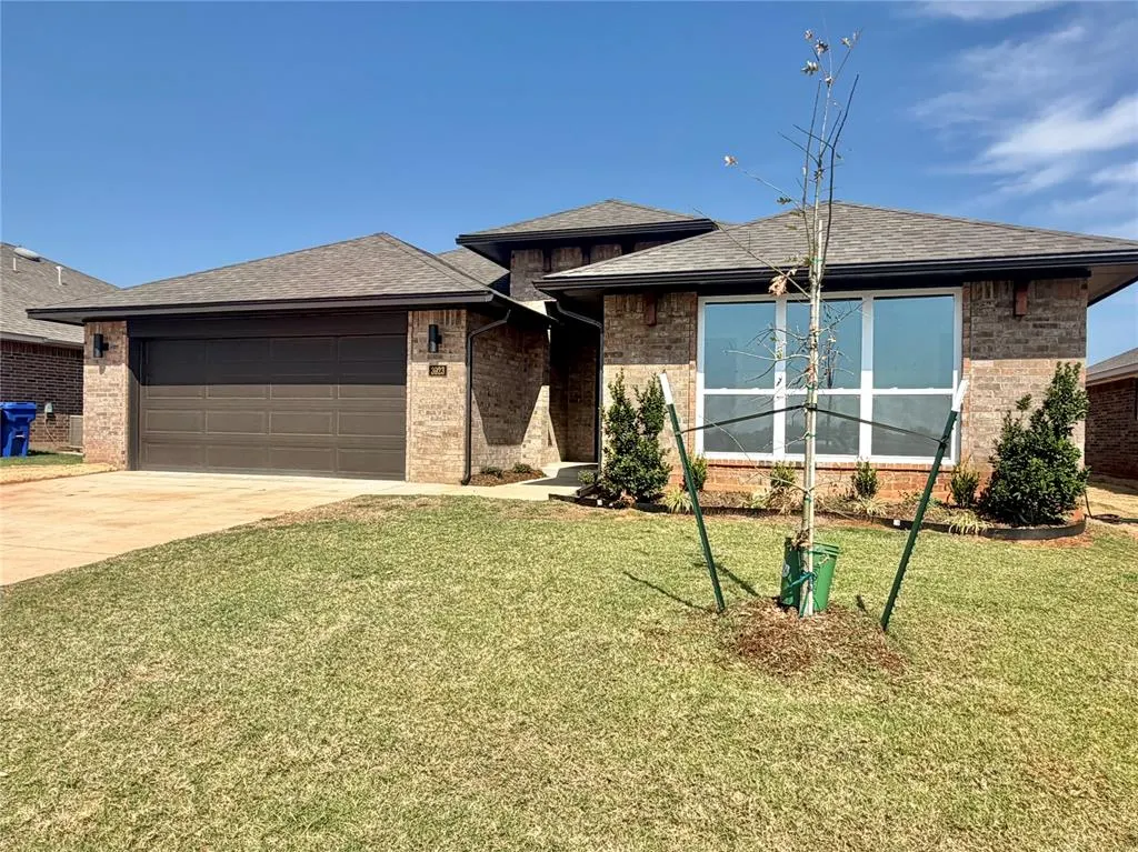 Photo 2 — 3923 Abingdon Drive, Norman, OK 73026