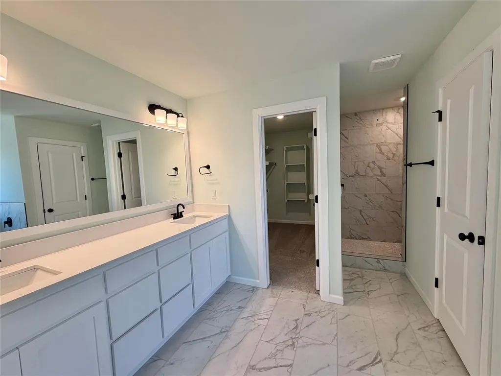 Photo 4 — 3923 Abingdon Drive, Norman, OK 73026