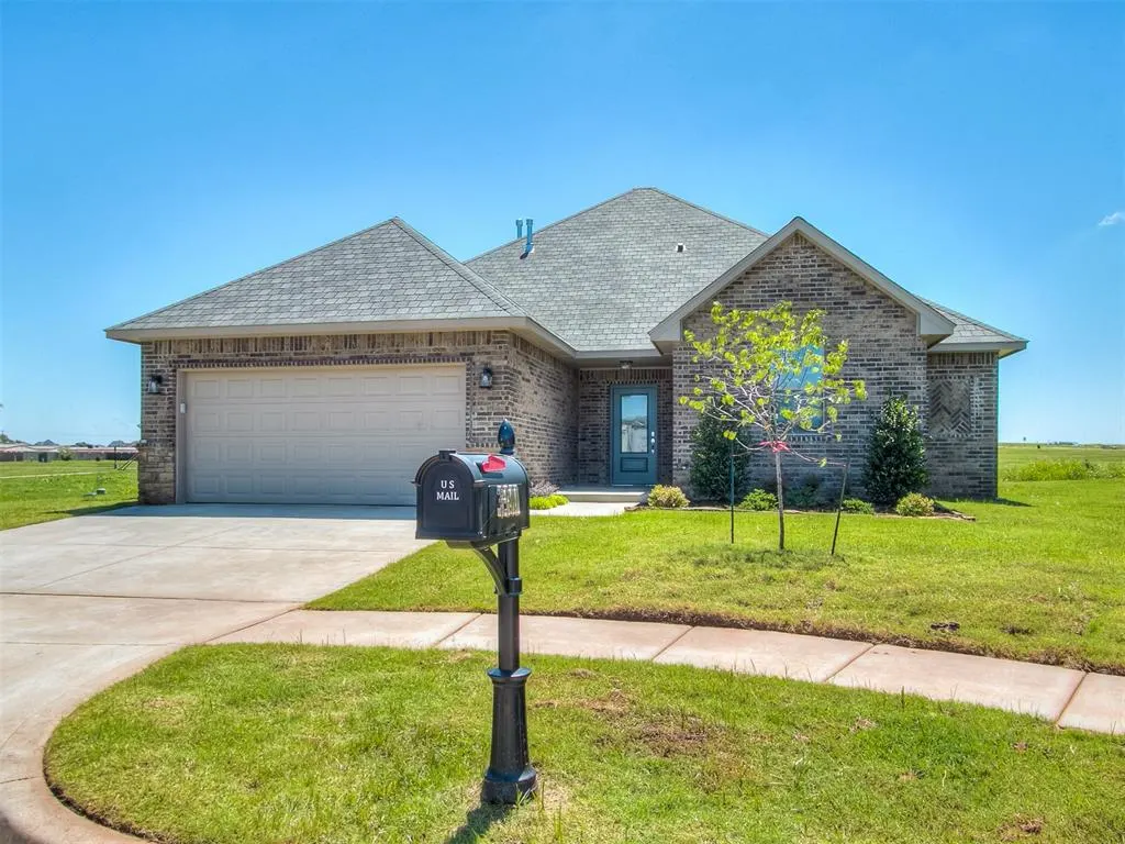 Front exterior — 3900 NW 167th Terrace, Edmond, OK 73012