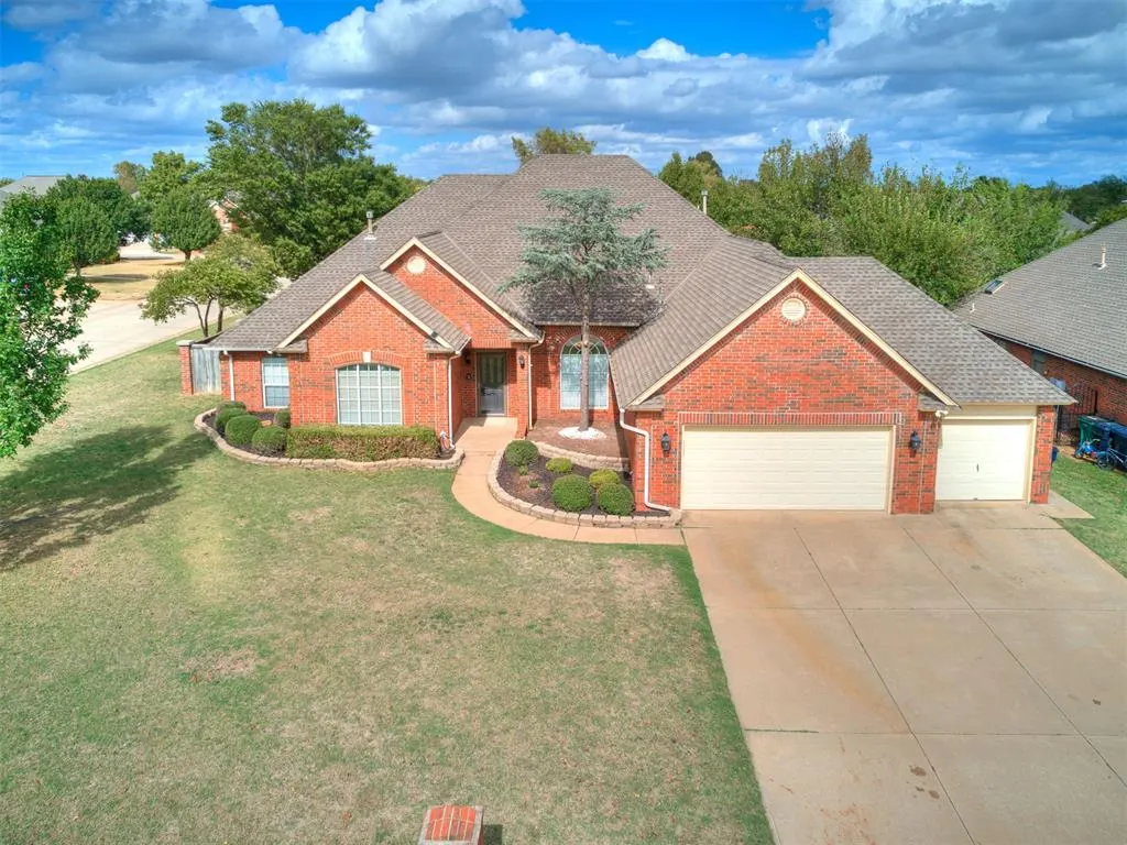Photo 3 — 2413 Villa Lante Circle, Oklahoma City, OK 73170
