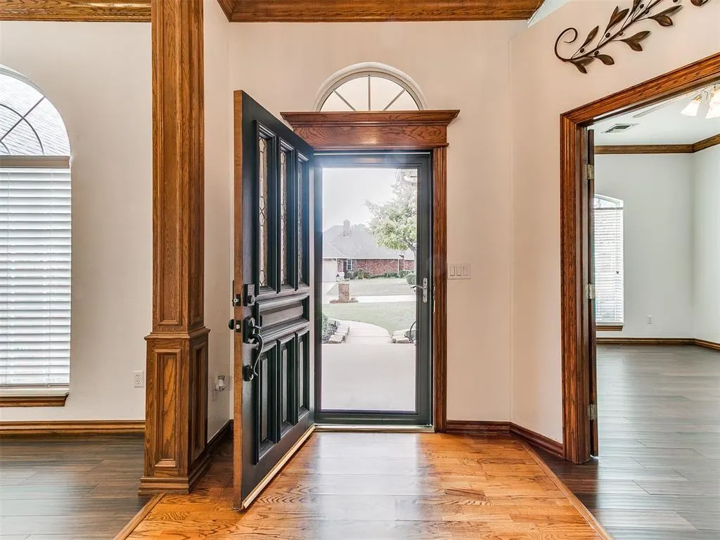 Photo 9 — 2413 Villa Lante Circle, Oklahoma City, OK 73170