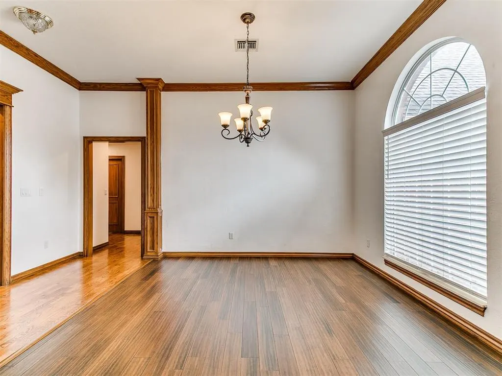 Photo 12 — 2413 Villa Lante Circle, Oklahoma City, OK 73170