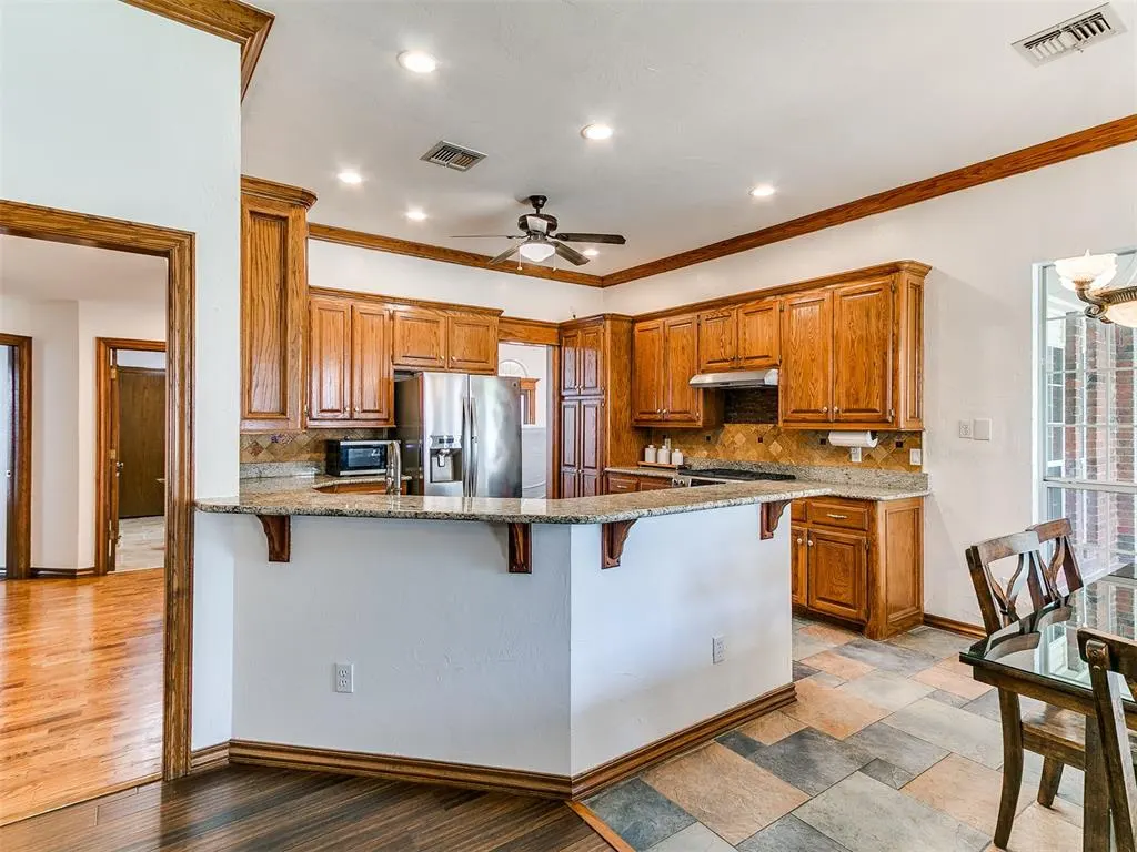 Photo 22 — 2413 Villa Lante Circle, Oklahoma City, OK 73170