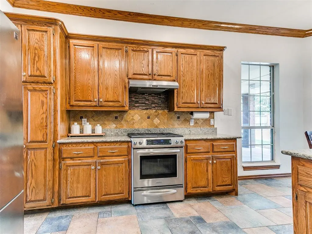 Photo 27 — 2413 Villa Lante Circle, Oklahoma City, OK 73170
