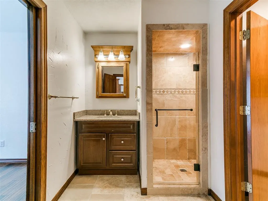 Photo 28 — 2413 Villa Lante Circle, Oklahoma City, OK 73170