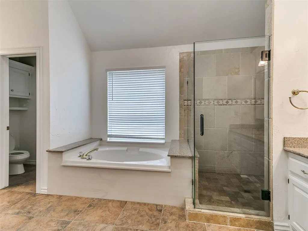 Photo 33 — 2413 Villa Lante Circle, Oklahoma City, OK 73170