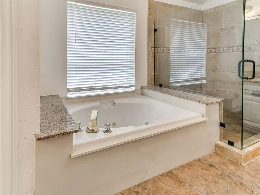 Photo 38 — 2413 Villa Lante Circle, Oklahoma City, OK 73170
