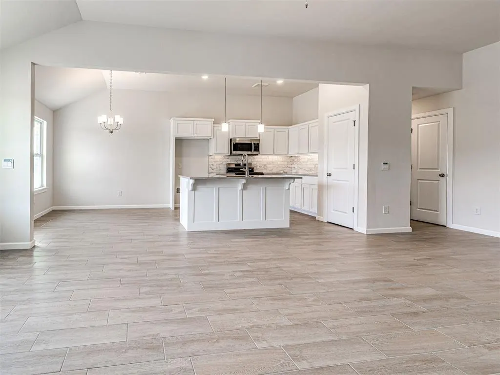 Photo 12 — 7620 Windstone Drive, Oklahoma City, OK 73132