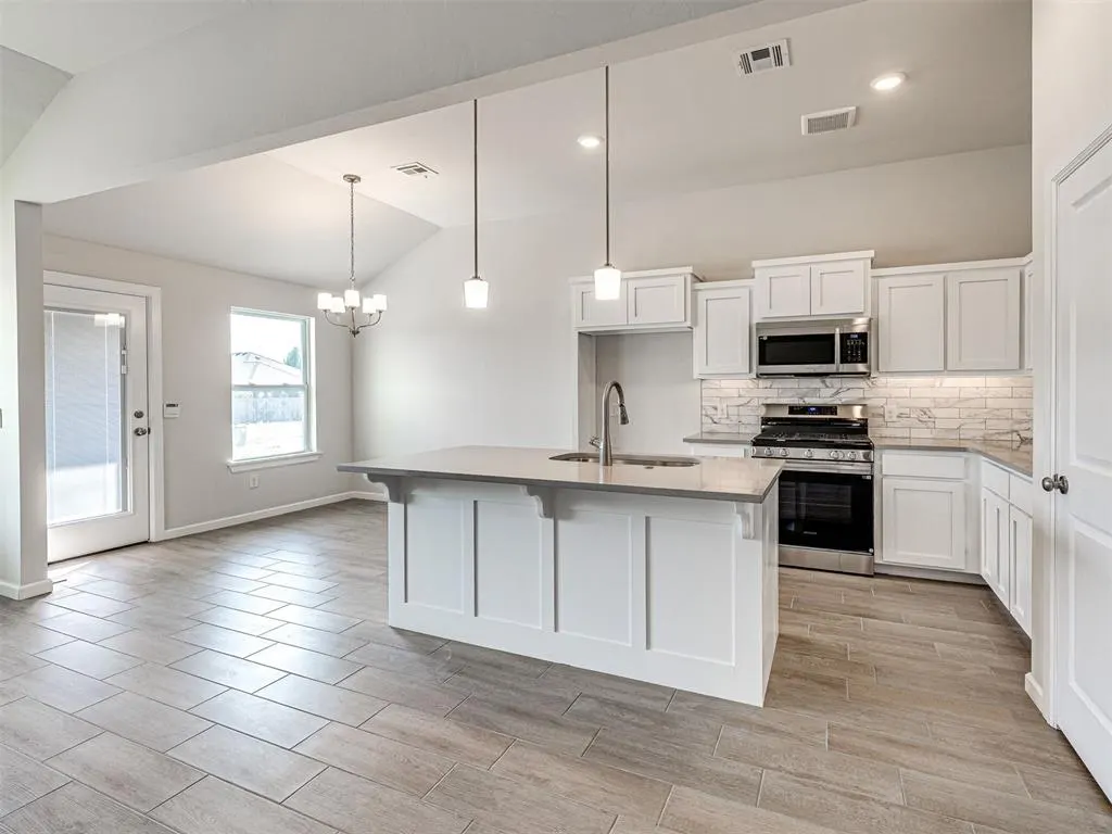 Photo 15 — 7620 Windstone Drive, Oklahoma City, OK 73132