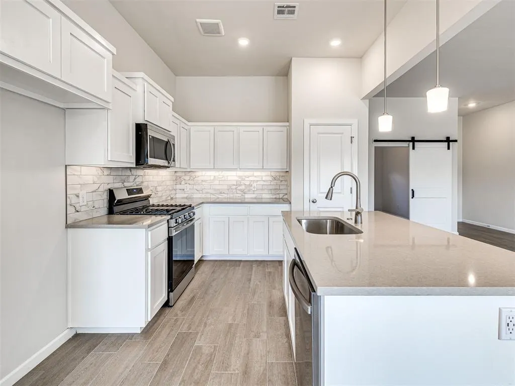 Photo 18 — 7620 Windstone Drive, Oklahoma City, OK 73132