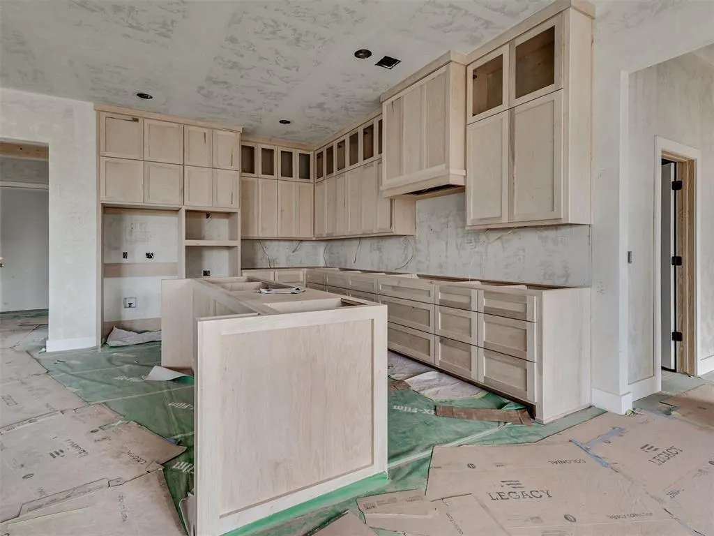 Photo 3 — 2228 W Sunset Drive, Mustang, OK 73064