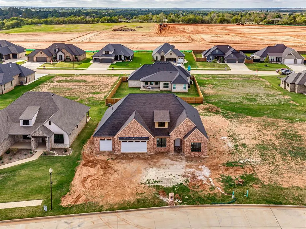 Photo 5 — 2228 W Sunset Drive, Mustang, OK 73064