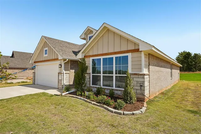 Photo 3 — 1312 Lighthorsemen Way, Choctaw, OK 73020