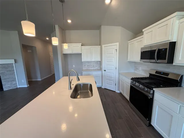 Photo 2 — 7616 Windstone Drive, Oklahoma City, OK 73132