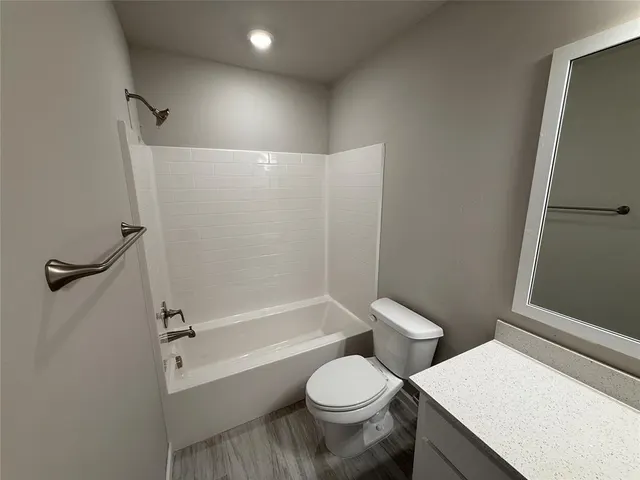 Photo 5 — 7616 Windstone Drive, Oklahoma City, OK 73132