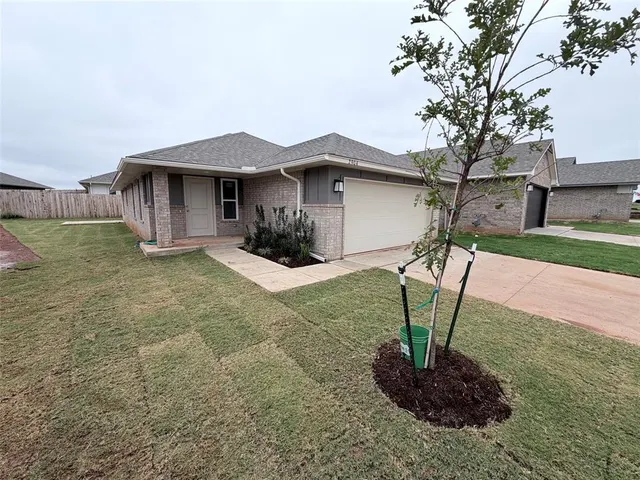 Photo 2 — 2904 NW 196th Place, Edmond, OK 73012
