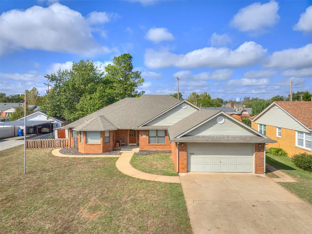 Front exterior — 1824 N Philadelphia Avenue, Shawnee, OK 74804