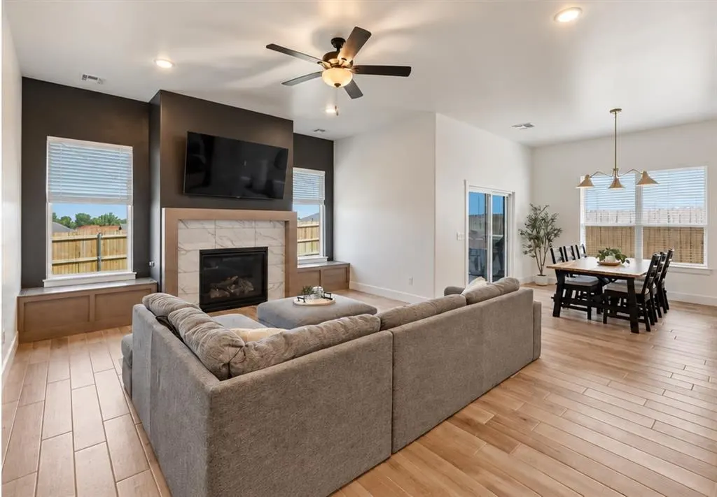 Photo 3 — 149 Sage Brush Way, Edmond, OK 73025