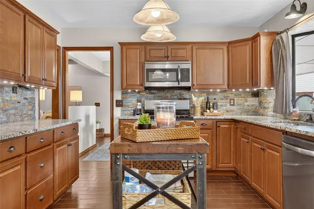 Photo 4 — 312 Wellington Lane, Moore, OK 73160