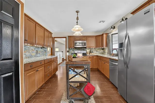Photo 6 — 312 Wellington Lane, Moore, OK 73160
