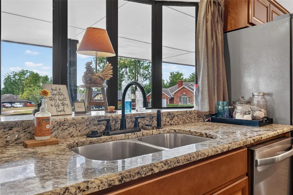Photo 8 — 312 Wellington Lane, Moore, OK 73160