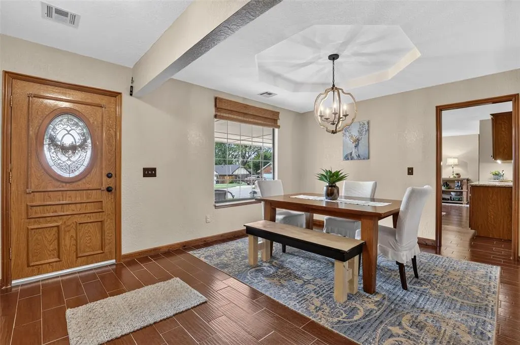 Photo 9 — 312 Wellington Lane, Moore, OK 73160