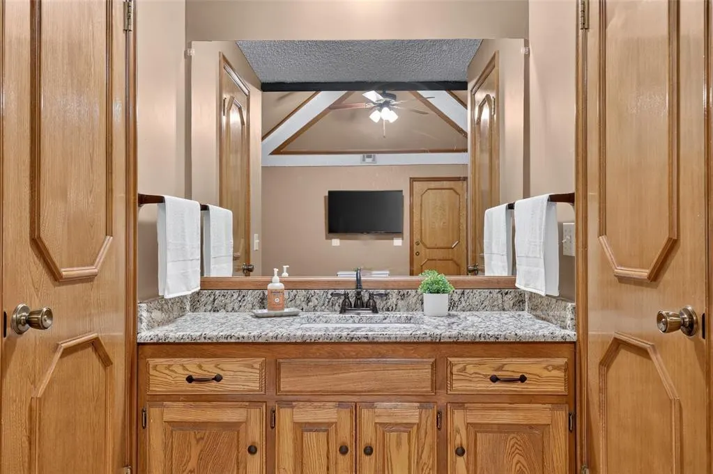 Photo 18 — 312 Wellington Lane, Moore, OK 73160