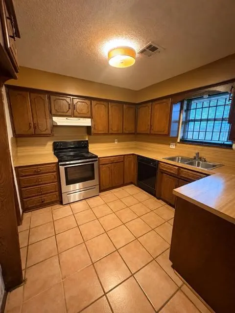 Photo 6 — 11517 Bel Air Place, Oklahoma City, OK 73120
