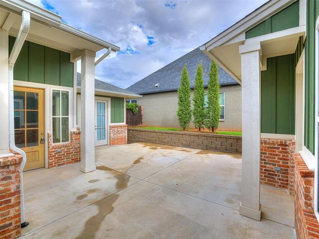 Photo 2 — 4301 NE 125th Court, Edmond, OK 73013