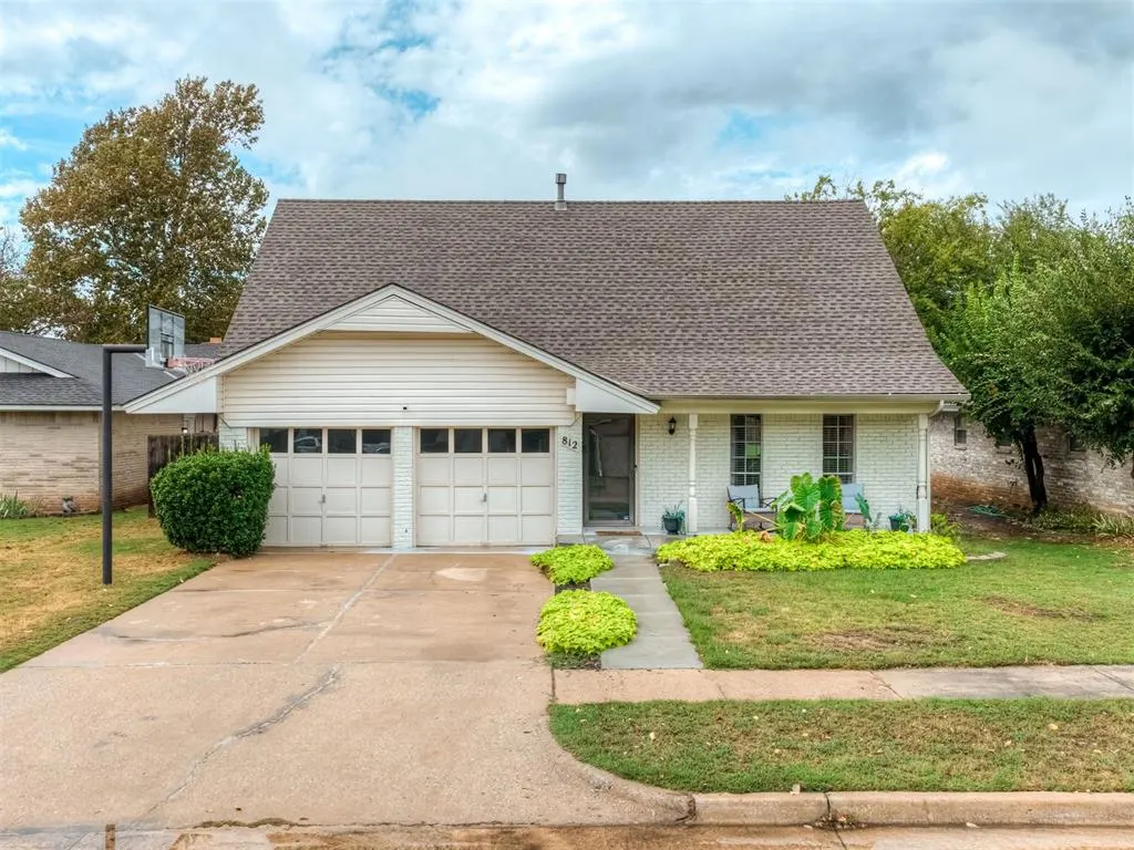 Front exterior — 812 Annie Court, Norman, OK 73069