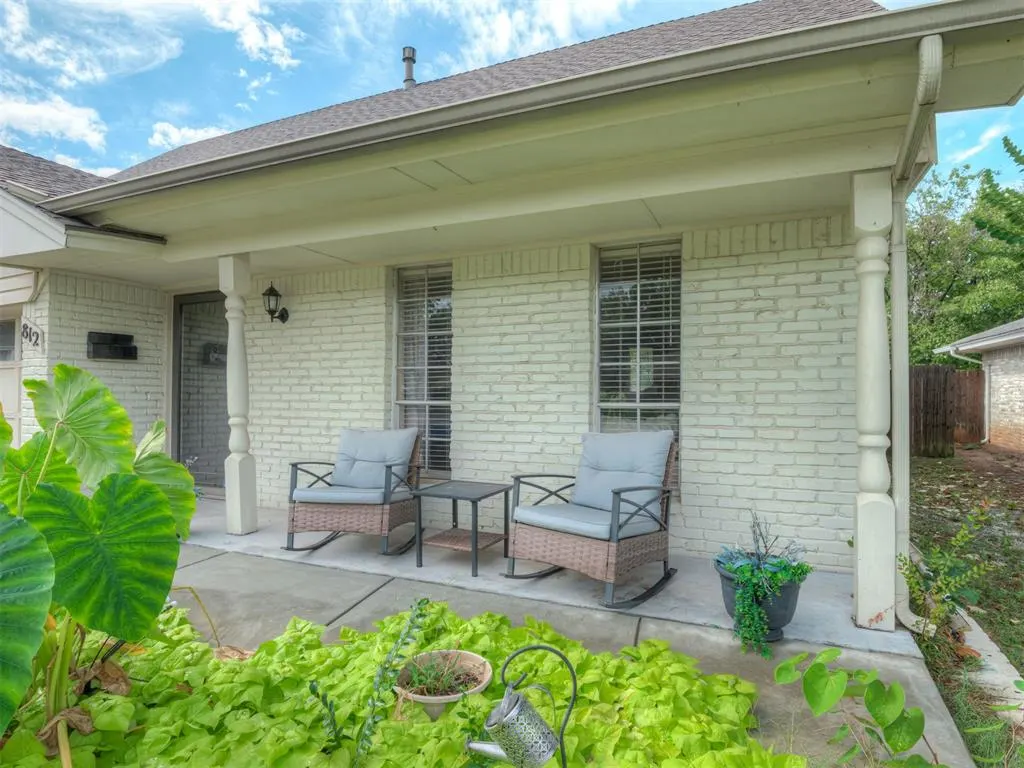 Photo 2 — 812 Annie Court, Norman, OK 73069