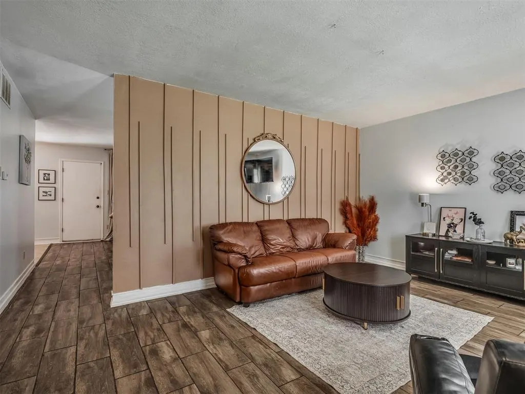 Photo 4 — 812 Annie Court, Norman, OK 73069