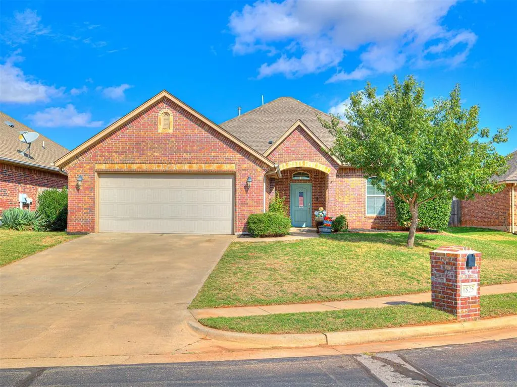 Front exterior — 1825 Shady Lane, Edmond, OK 73003