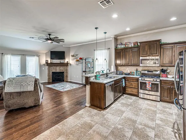 Photo 6 — 1825 Shady Lane, Edmond, OK 73003