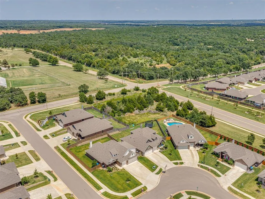 Photo 40 — 8433 Lambert Way, Edmond, OK 73034