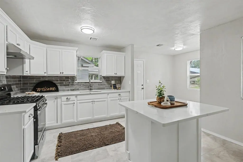 Photo 9 — 3617 NW 13th Street, Oklahoma City, OK 73107