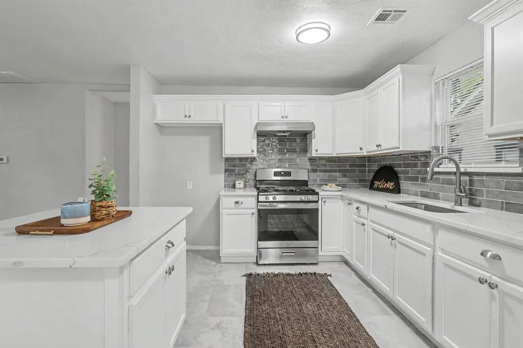 Photo 12 — 3617 NW 13th Street, Oklahoma City, OK 73107