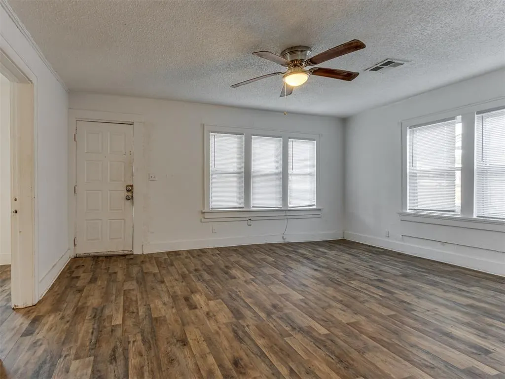Photo 2 — 1609 NE 18th Street, Oklahoma City, OK 73111