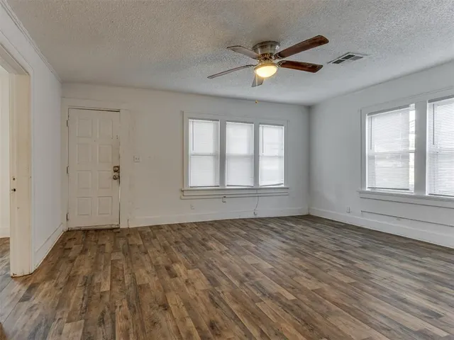 Photo 2 — 1609 NE 18th Street, Oklahoma City, OK 73111