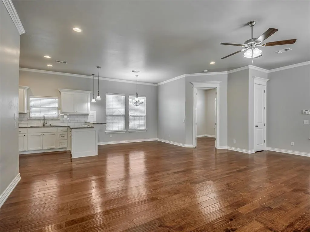 Photo 6 — 120 Rue De Montserrat, Norman, OK 73071