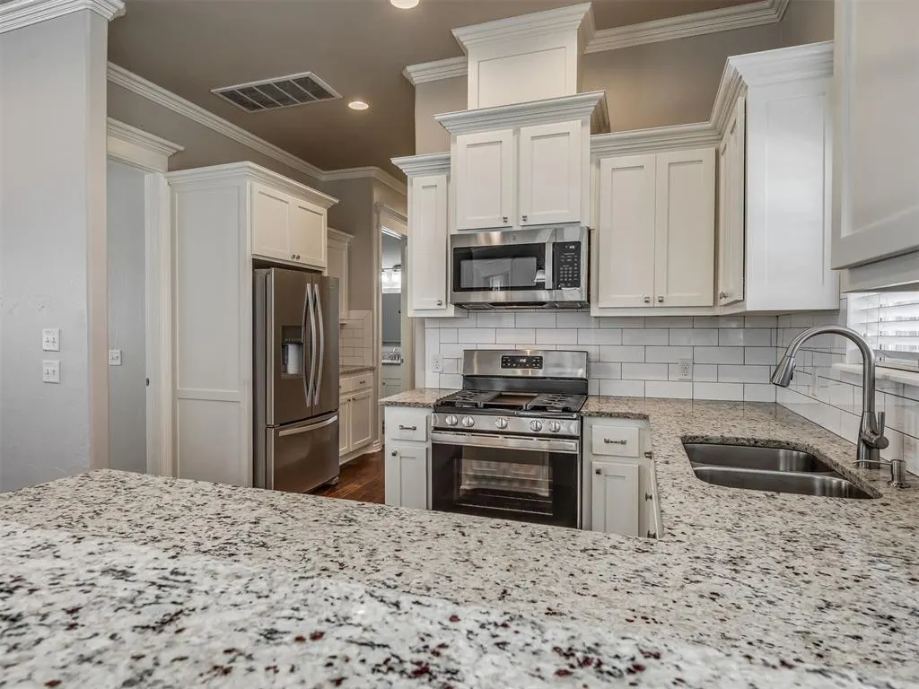 Photo 13 — 120 Rue De Montserrat, Norman, OK 73071