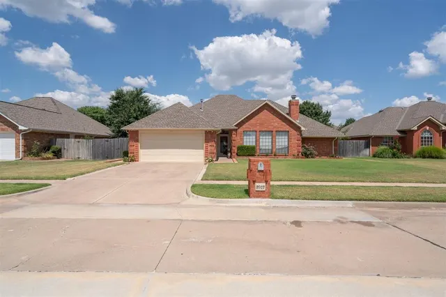 Photo 3 — 3917 Nicole Circle, Norman, OK 73072
