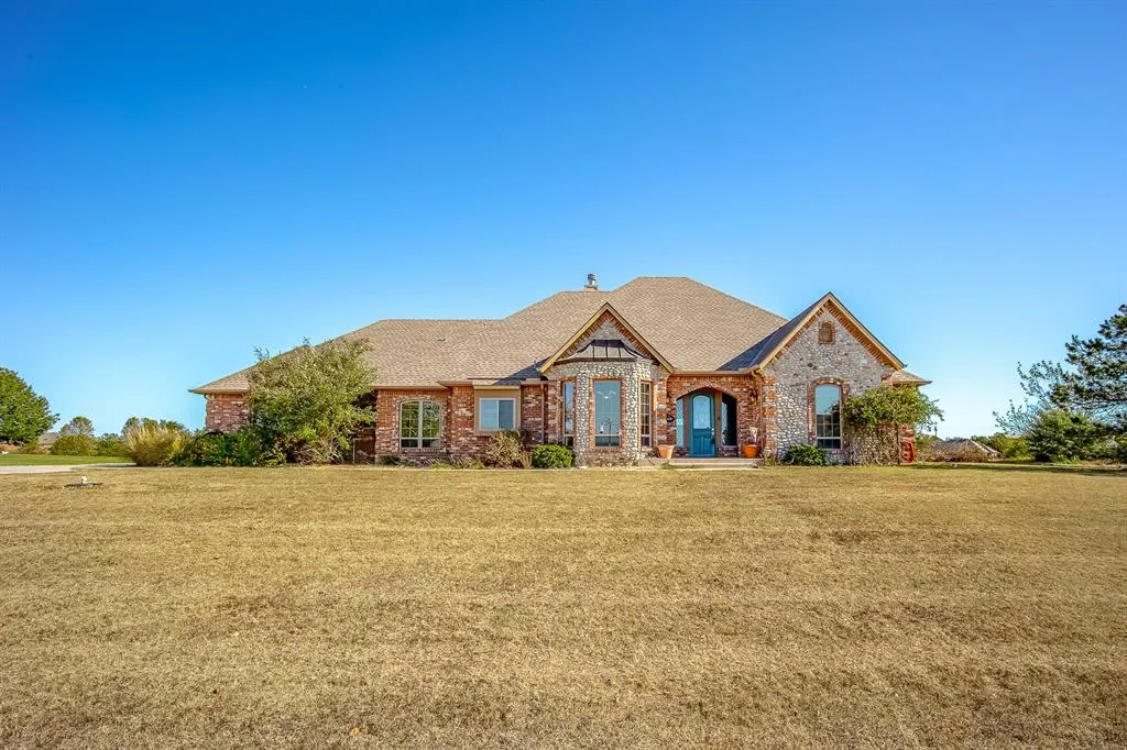 Front exterior — 4401 Shoreline Drive, Norman, OK 73026