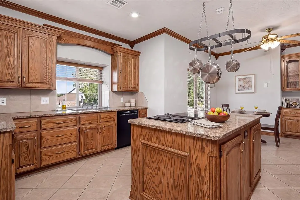 Photo 9 — 4401 Shoreline Drive, Norman, OK 73026