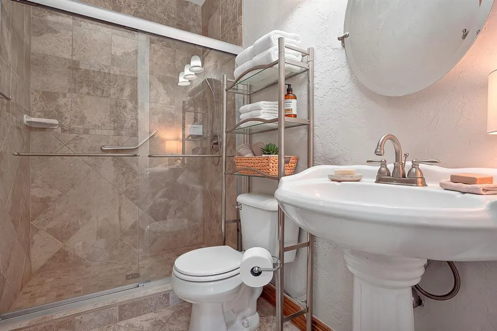 Photo 16 — 4401 Shoreline Drive, Norman, OK 73026
