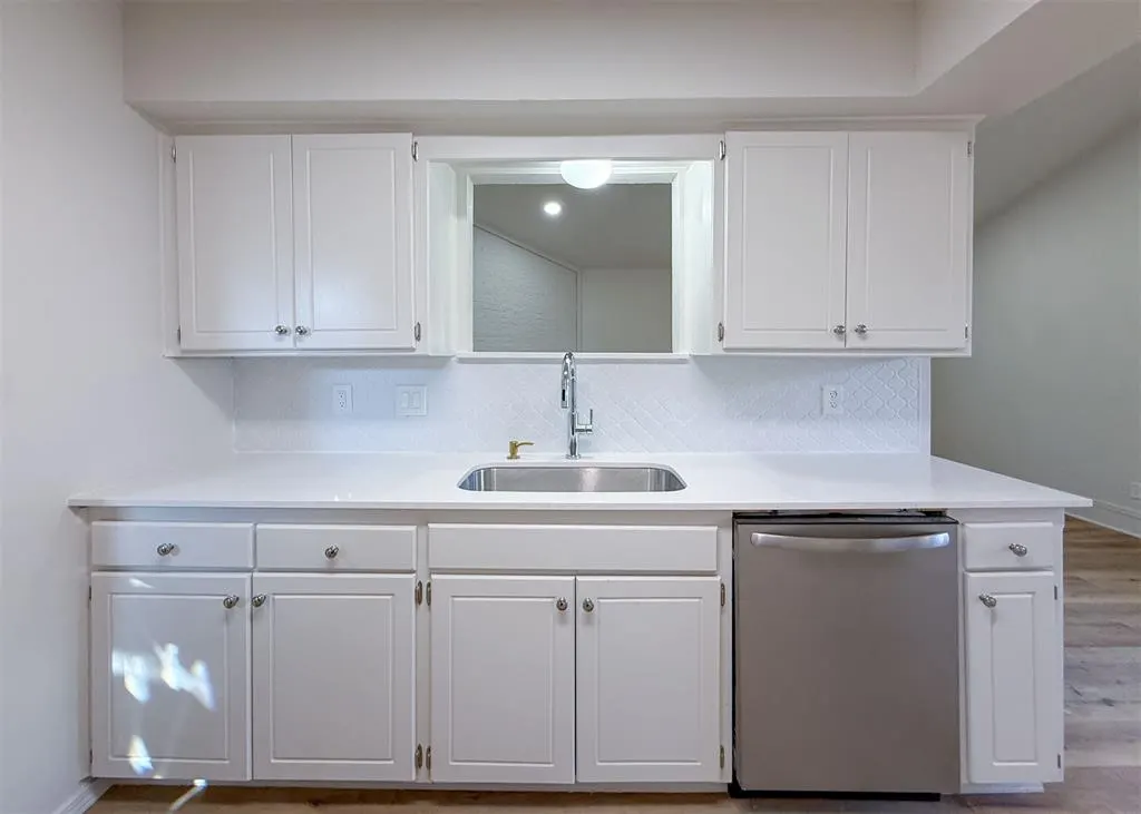 Photo 4 — 8813 Rambling Road, Oklahoma City, OK 73132