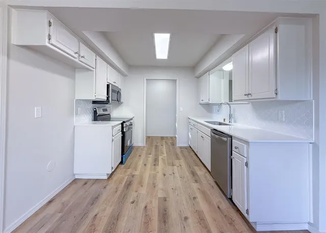 Photo 6 — 8813 Rambling Road, Oklahoma City, OK 73132