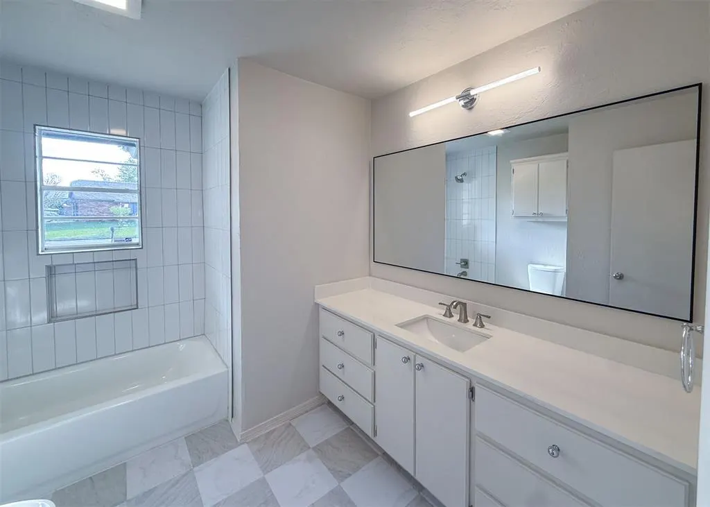 Photo 10 — 8813 Rambling Road, Oklahoma City, OK 73132